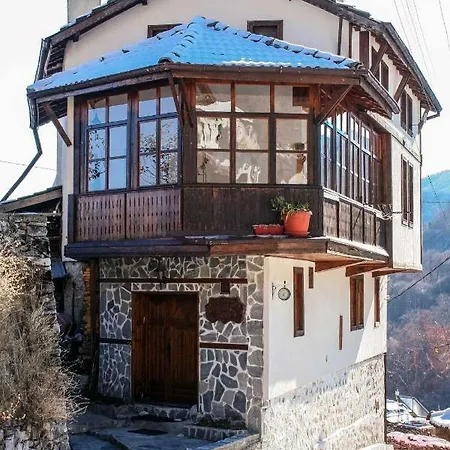 Traditional Bulgarian House In Pirin Mountain Delchevo