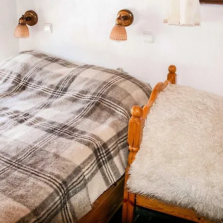 Traditional Bulgarian House In Pirin Mountain * Delchevo